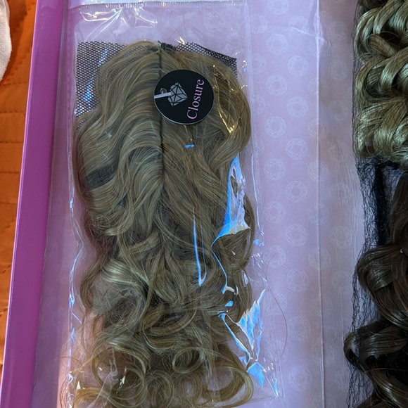 Remi Synthetic Ice Curly hair. Multi Color Multi Length - Picture 6 of 7